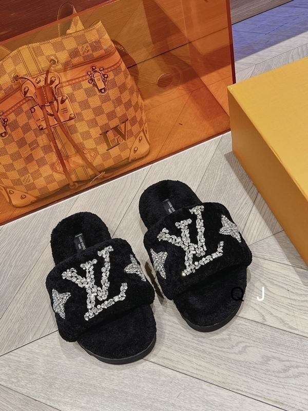 LV Women's Slippers 12